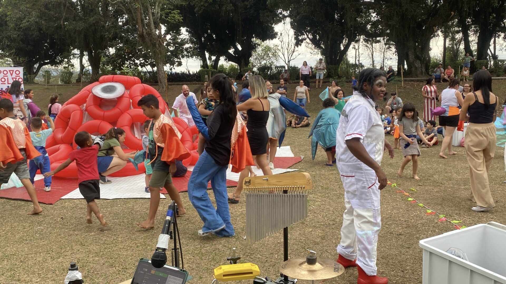 Povo Polvo encanta público no Parque da Moçota em Caçapava