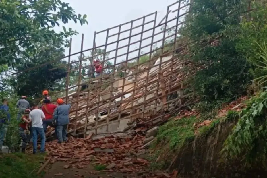 Deslizamento atinge casa e homem desaparece em Natividade da Serra